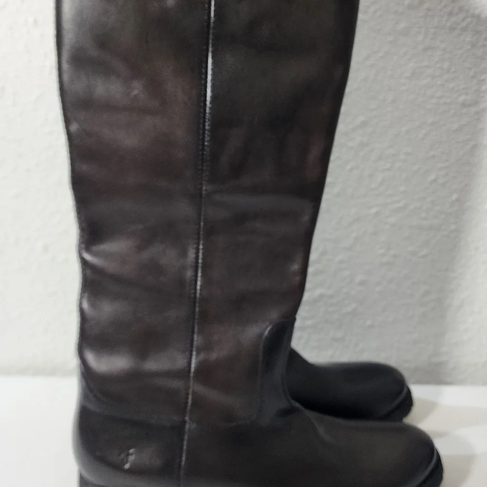 Frye Distressed Leather Tall Riding Boots Size 7 Pull On Made in Mexico New